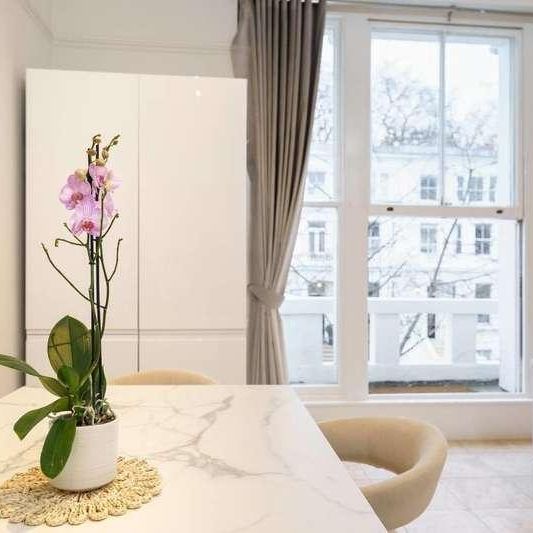 Palace Gardens Terrace, Kensington, W8 - Photo 1