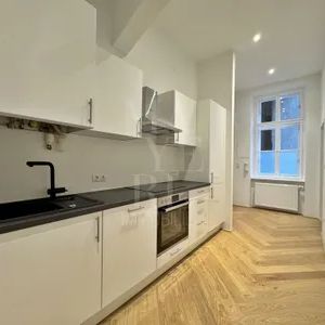 Komplett sanierte Altbauwohnung im Mezzanin *UNBEFRISTET* - Foto 1