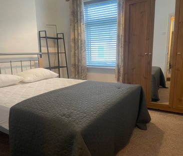 2 Bed Terraced House, Colchester Street, CV1 - Photo 4