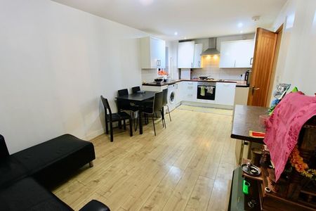 2 Bed Flat, The Rookery, HA3 - Photo 2