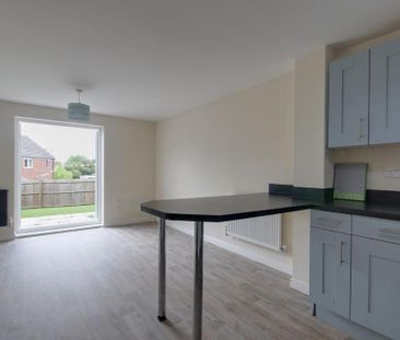 2 bedroom end of terrace house to rent - Photo 1