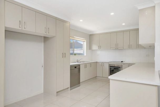 Relaxed Living with Pool and Outdoor Entertaining - Photo 1