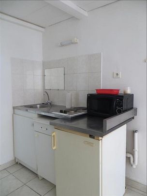 Appartement 1 pièces 22m2 MARSEILLE 8EME 524 euros - Photo 1