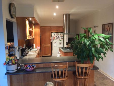 Westmeadows - Photo 2