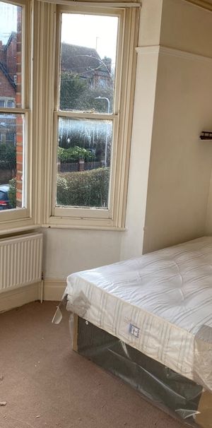 Room in a Shared House, Western Elms, RG30 - Photo 1