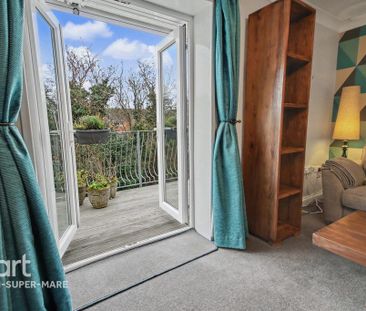 3 bedroom coach house to rent - Photo 3