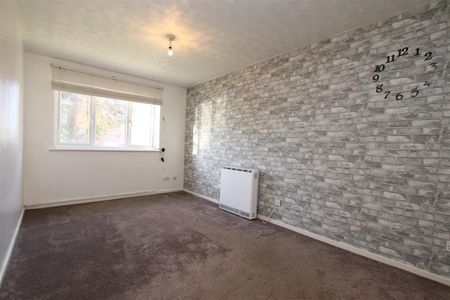 1 bedroom Apartment to let - Photo 2