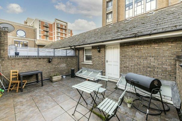 Cinnamon Row, Battersea, SW11 - Photo 1