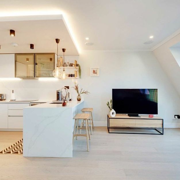 Chapel Market - Photo 1