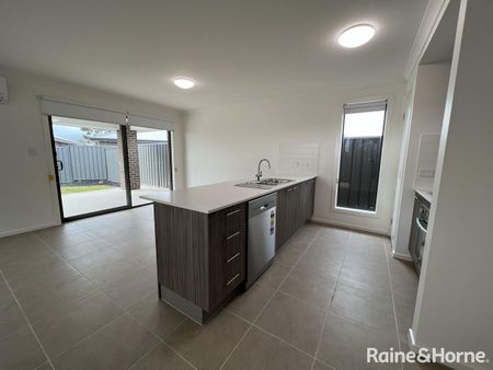 179 President Avenue, Andrews Farm, SA 5114 - Photo 2