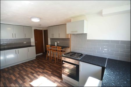 6 bedroom student properties - Photo 3