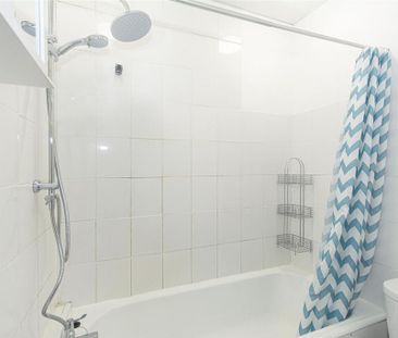 4 bedroom terraced house to rent - Photo 1