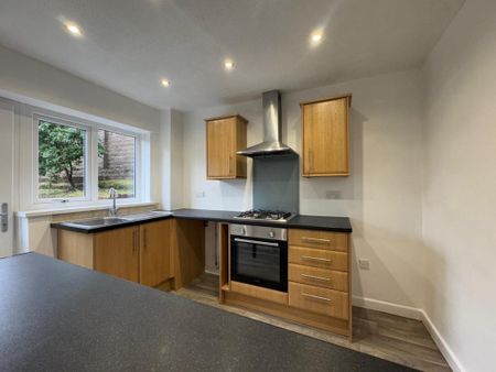 3 bedroom semi-detached house to rent - Photo 5