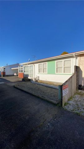 2/42 Egmont Street, Hawera - Photo 2