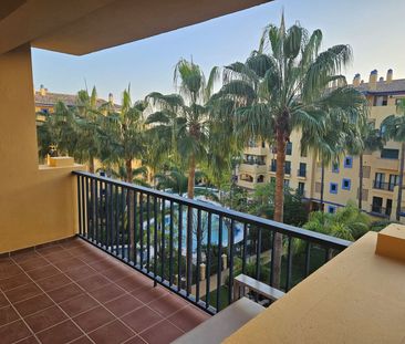 Middle Floor Apartment in San Pedro de Alcántara - Photo 1