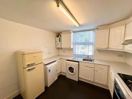 2 bedroom maisonette to rent - Photo 4