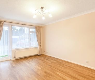 Terrapins, Lovelace Road, Surbiton, Surrey, KT6 flat to rent - Photo 2