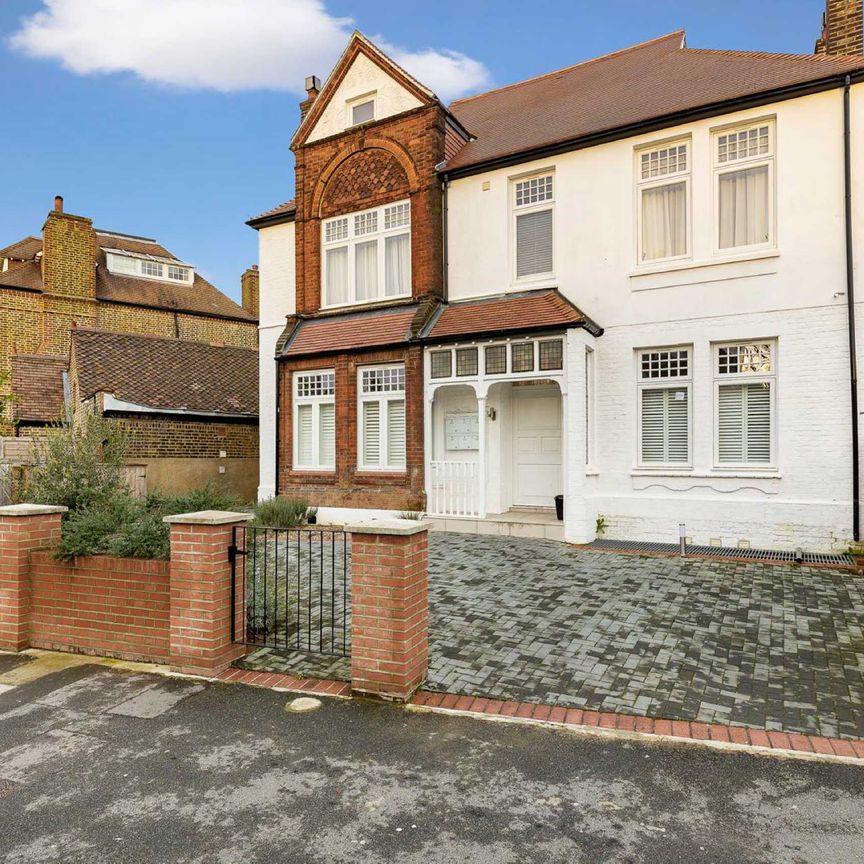 Ambleside Avenue, London, SW16, London - Photo 1