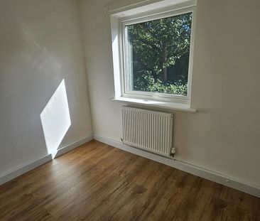 2 Bed Flat, Totland Close, M12 - Photo 5
