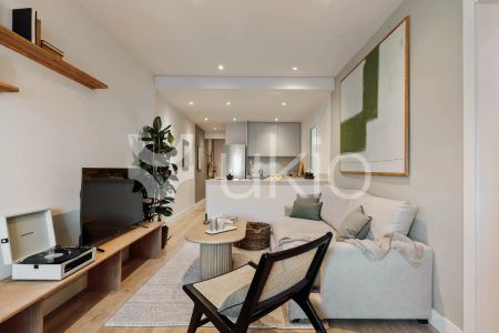 Apartamento de alquiler en Carrer de Balmes, El Putget i el Farró - Photo 2