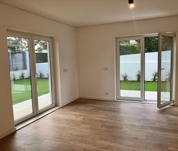 3 Bedroom Apartment with garden, São João do Estoril, Cascais - Photo 1