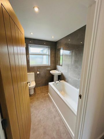 2 bedroom semi-detached house to rent - Photo 2