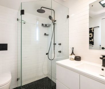 Beautiful family sanctuary in premier setting - Photo 5