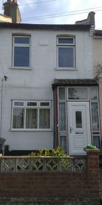 3 bedroom terraced house to rent - Photo 4