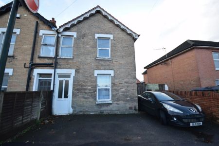 To Rent Wycliffe Road, Winton, Bournemouth, BH9 £2,900 pcm Tenancy Info - Photo 5