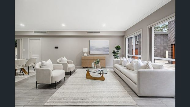 A Stunning Family Home in the Heart of Schofields !! - Photo 1