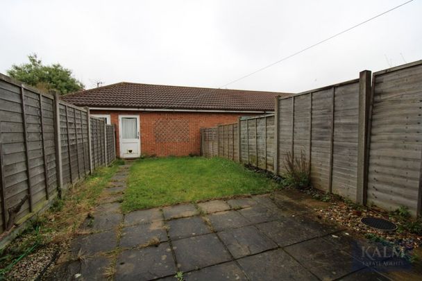 Colwyn Close, Stevenage, Hertfordshire - Photo 1