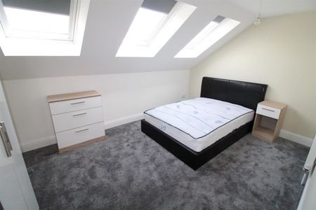 House - Terraced For Rent Fawcett Road, Southsea - Photo 5