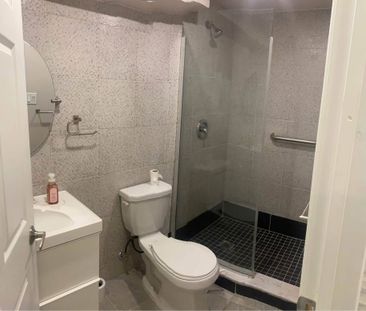 For Lease - 540 Mcgregor Farm Trail, Newmarket, Ontario - Photo 3