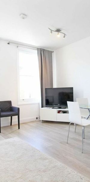 Lancaster Road, W11, London - Photo 1