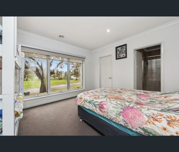27A Pallett Street, Golden Square, Vic 3555 - Photo 4