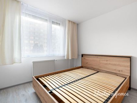Pronájem bytu 2+1 39 m2 - Fotografie 4