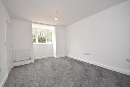 4 bedroom terraced house to rent - Photo 3