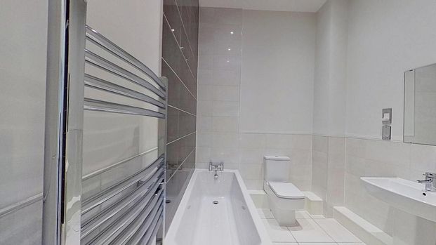 2 bedroom flat to rent - Photo 1