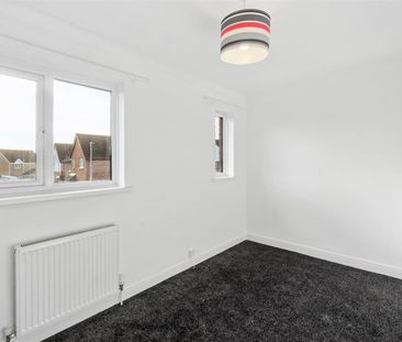 Lawn Close, Plymouth - Photo 5