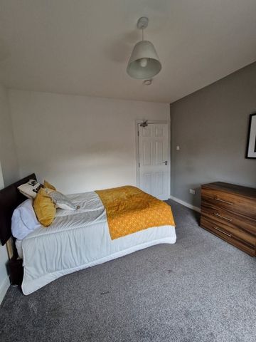 Room in a Shared House, Shirley Avenue, M7 - Photo 4