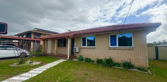 Low-Set, Low-Maintenance Family Home - Photo 2