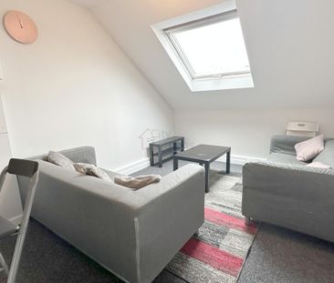 3 bedroom apartment to rent - Photo 2