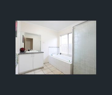3 Bedroom Family Home CONTACT AGENT FOR PRIVATE INSPECTION! - Photo 5