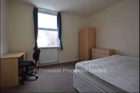4 Bedroom Student Properties - Photo 3
