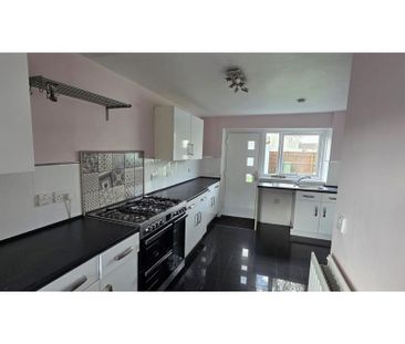 3 bedroom terraced house to rent - Photo 5