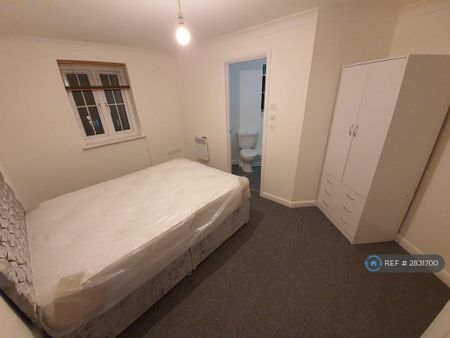 2 bedroom flat to rent - Photo 5