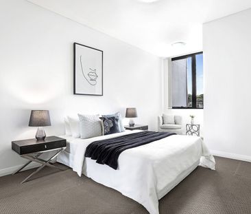 Spacious Contemporary Apartment in a Prime Rosebery Location - Photo 5