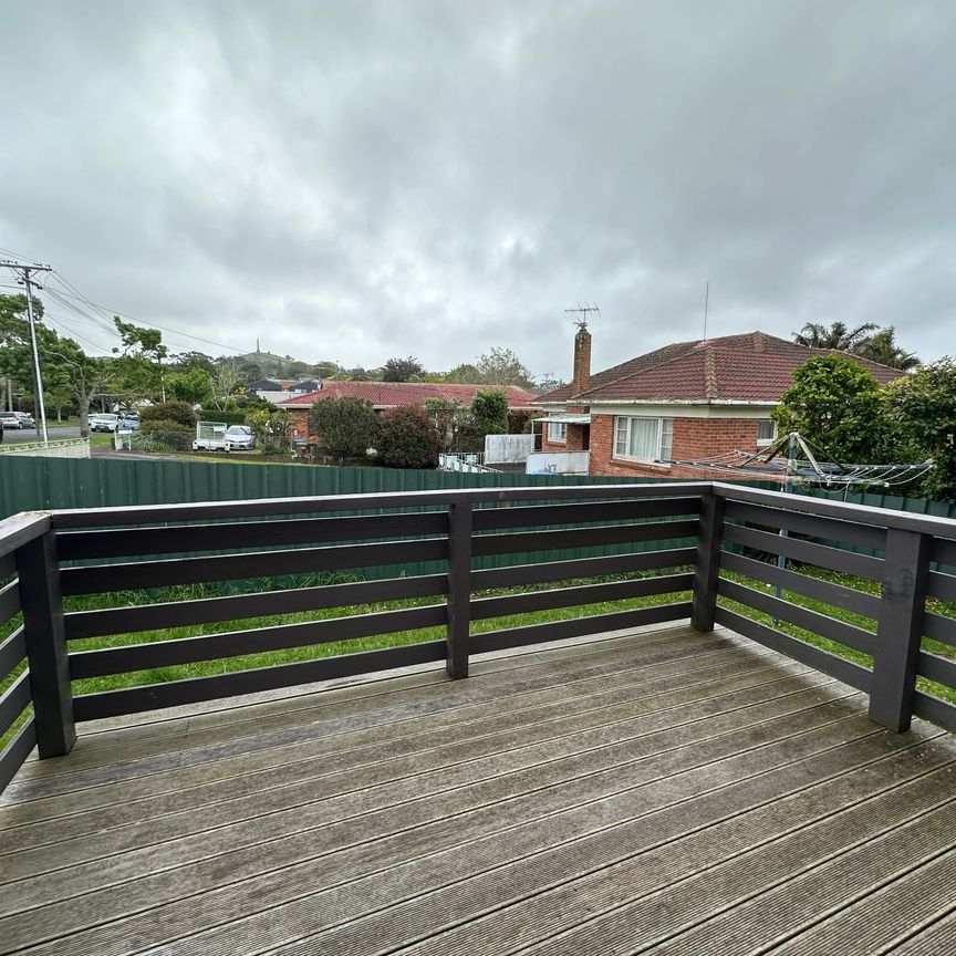 15 Tawhiri Road, One Tree Hill - Photo 1