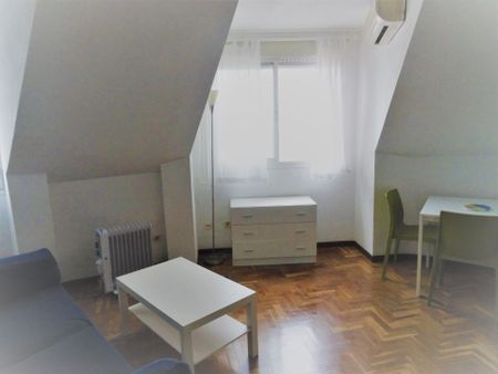 Piso de alquiler en Ronda de la Plazuela, 10b, Casco Antiguo - Photo 5