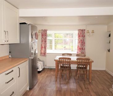 2 bedroom cottage to rent - Photo 2